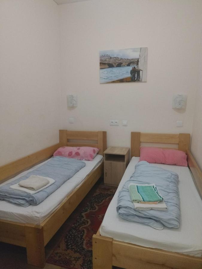Отель Хата Dnipro Exteriör bild