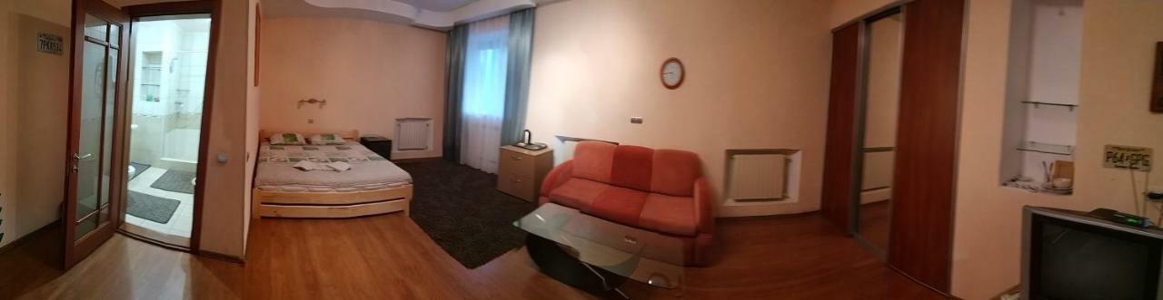 Отель Хата Dnipro Exteriör bild